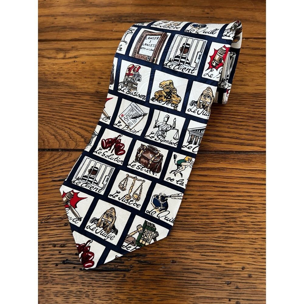 Museum‎ Artifacts 100% Silk Men's Neck Tie 3.75"x 57" Le Justice Lawyer Law VTG